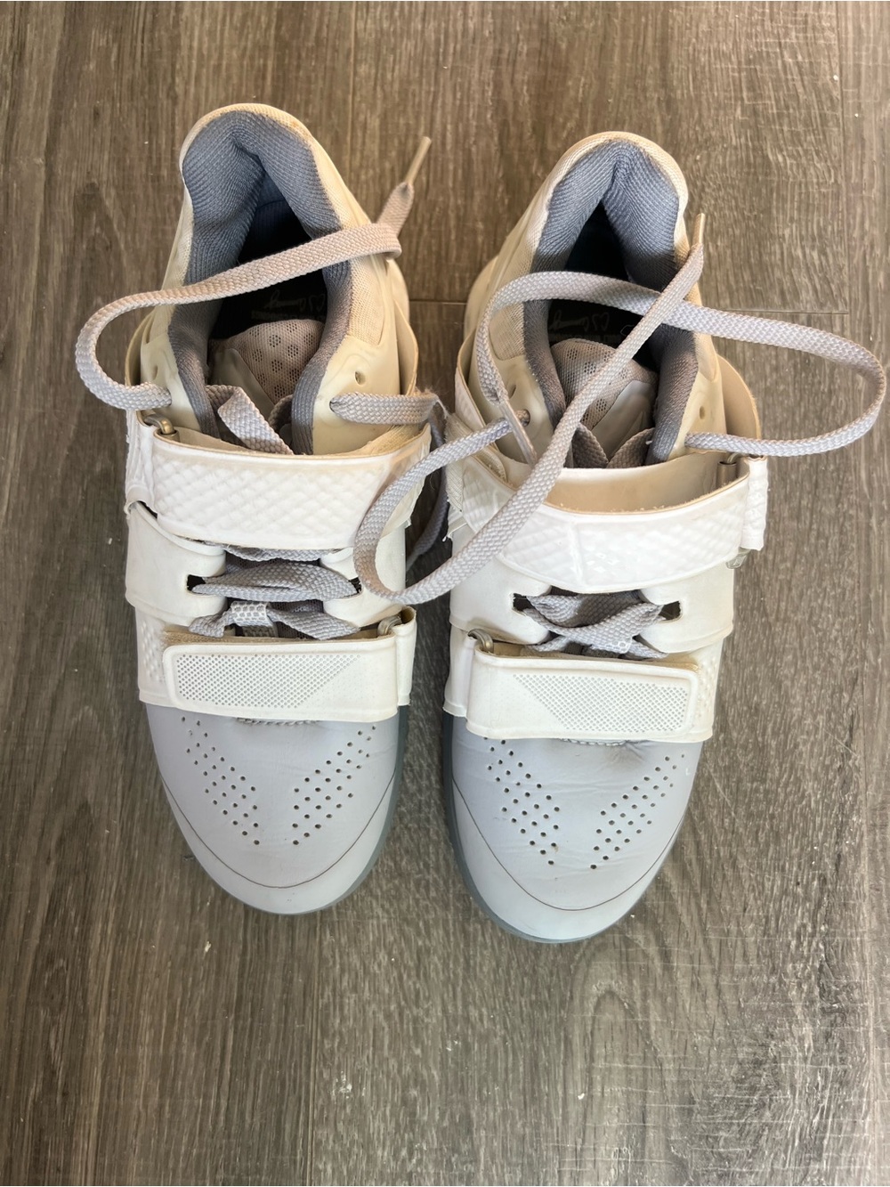 Reebok White and Light Gray Women's lifter shoe - Picture 3 of 7